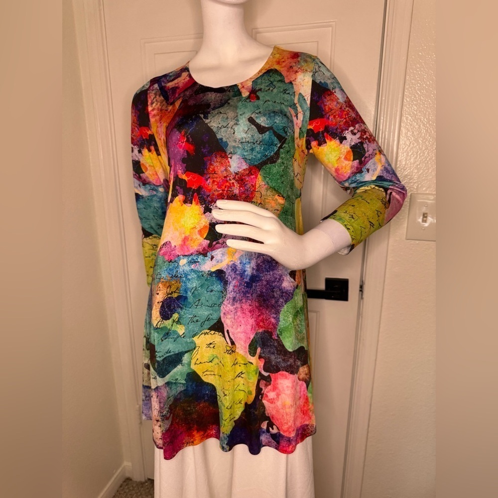 Amma Colorful Abstract Long Sleeve Tunic Size Medium. I#54